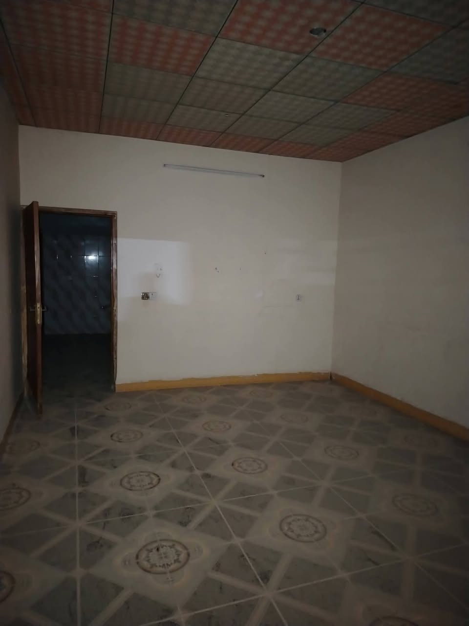 دار للايجار طابقين
مساحه 100م يحتوي على غرفتين نوم مع هول واستقبال ومطبخ وصحيات وكراج سياره كركوك أسرى والمفقودين قرب صيدليه تولين على شارع ٢٠ سعر 250الف للتواصل
*********** علي
*********** ابو مصطفى يايجلي
