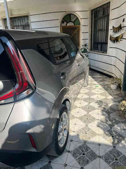 السلام عليكم 
كيا صول 2025 دخول جديد 
ماشية 26 ألف ميل 
حادثها تصليح الدعامية الخلفية وبارد بحجم إصبع بالجاملغ الخلفي أما الباقي كفالة عامة محركها دوش 2000 
والسيارة ممتلئة بالمواصفات عدا فتحة السقف 
سعرها 170 ورقة 
للتواصل واتساب أو إتصال 
***********
