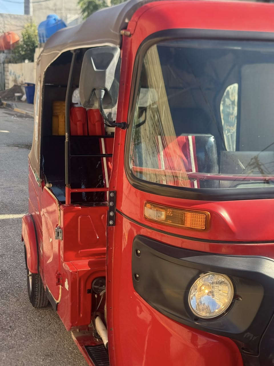 تكتك ٢٢
كفاله غير ضربه بل صفحه معمره 
نقصهه بس جادر وهايهه شويه الجادر تعبان 
مكينه وكير واكسل غير من الله 
تخم تاير جديد 
تحويل ثاني يوم مباشر سنويه جديده 
مامتواجد عل فيس 
***********
***********
