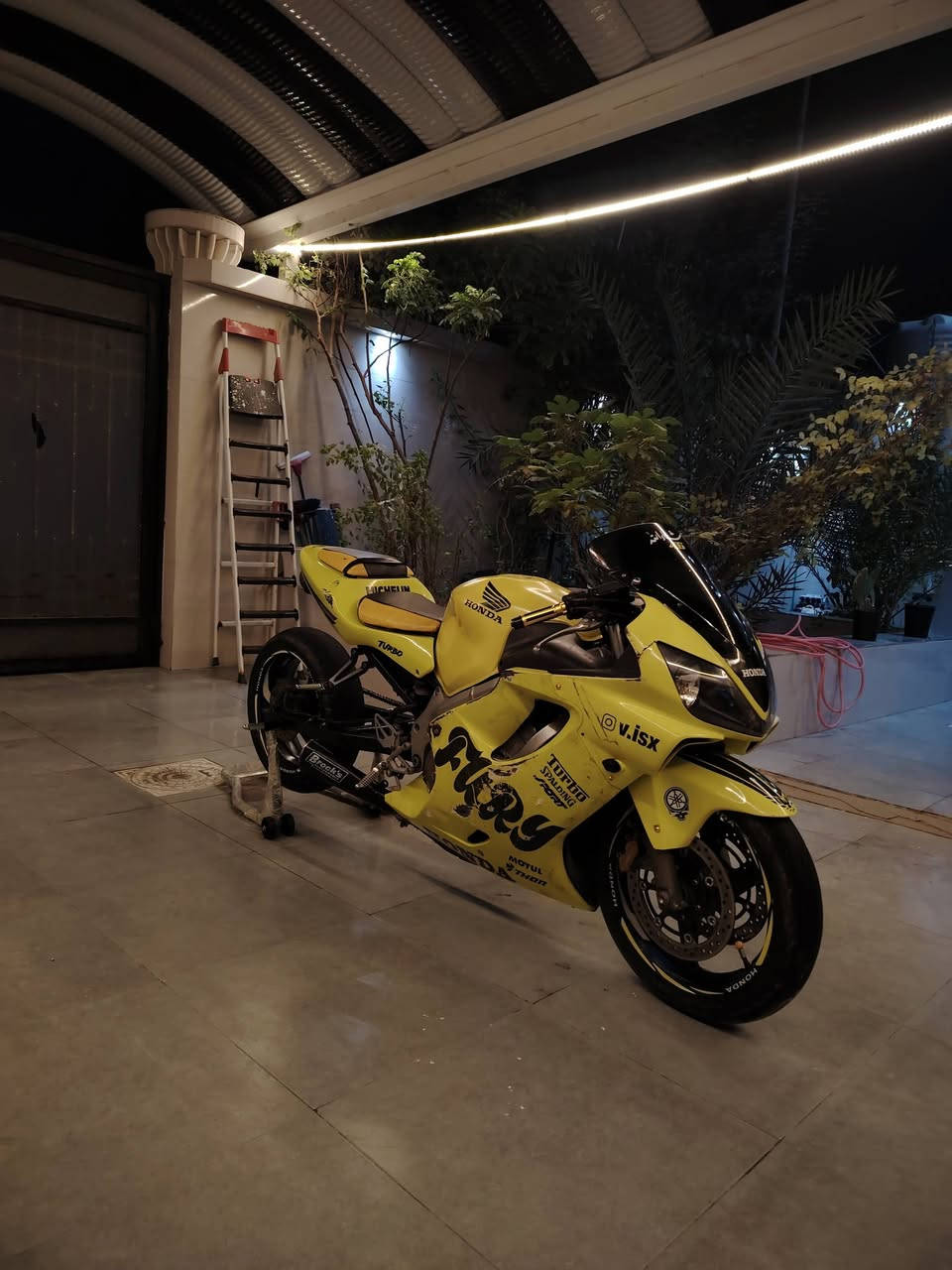 F4I 2004 ✅
صارلها 8 أشهر طالعه من كلشي وكلاشي بيها وصل معرض فقط
عليها هاوزن راجع ✅
مصبوغه لجماليه ولونها البلاد هم اصفر ✅
يدات رياضي ✅
تهبيطه اماميه خلفيه ✅
مكينه هاون مبدل گير فقط ✅
باتري هايبوزا 14 | 12
بلكات NGK ✅
دهن موتل اليوم بدلته وفلتر جديد ✅
وياها تاير جيلاتين 200 بس ماشاده تأخذه ويه الدراجه ✅
كهربائيات كلها شغاله ✅
الدراجه كامله مابيها نقص برغي نگره سلف ✅
الهاوزن البلاد موجود ✅
تريدها بهاوزن أو بدون ✅
اليوم سويت بيها حادث والكفر صفحة البريك تشخط موضح بالصوره
ابيعلك على وضعها مكاني بصره السعر 26 وبيها مجال
ايي استفسار ***********
