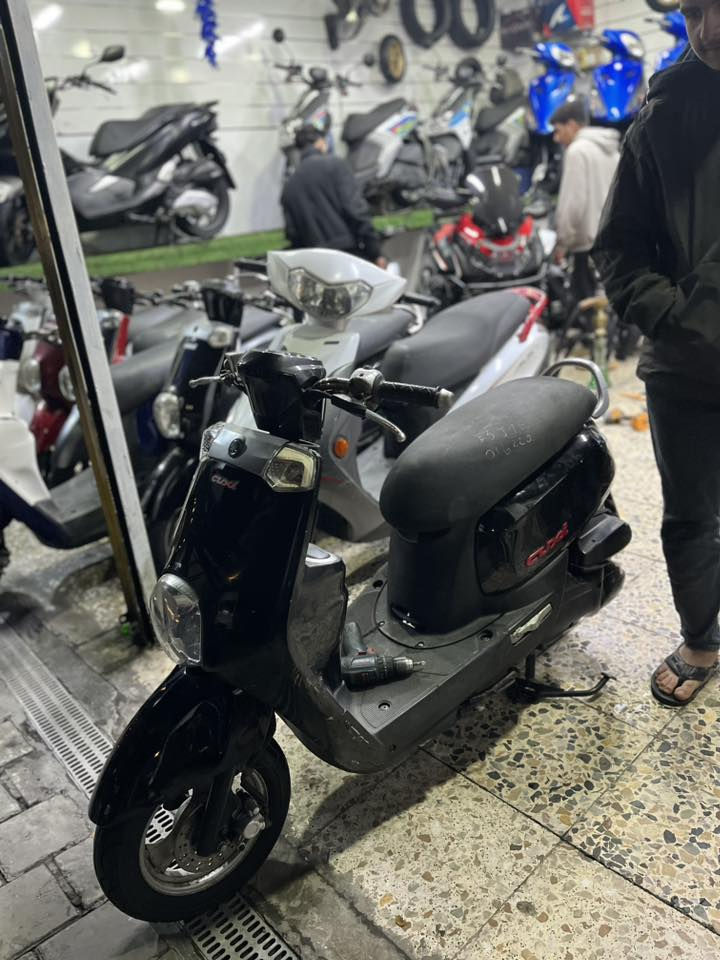 سلام عليكم دراجه بوليس نوزل حديث موديل 2014 دراجه جديد صارله 4تيام نازله من رمبه دراجه كفاله عامه كله بلاديه دهن مبدله جديد الي شراي يدخل خاص مكاني بغداد كاظمية رقمي ***********
