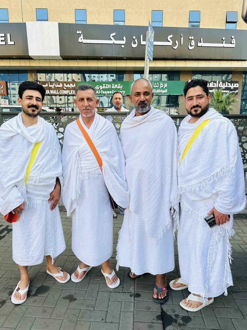 آخر 13 مكان فارغات الى الديار المقدسة 

آخر رحلة للعمرة قبل موسم الحج 

ويكون اقصى موعد لتسليم الجوازات يوم 15 رمضان 
وبعدها نعتذر من معتمرينا بسبب توقف الفيزا 

رحلة تشمل جميع الخدمات 

✅ مكة المكرمة 6 ايام 

✅المدينة المنورة 3 ايام 

✅مزارات مكة والمدينة 

✅دخول الروظة الشريفة 

✅فنادق قريبة للحرمين الشريفين 

✅باص حديث ويكون فيه 20 مقعد فارغات لكبار السن 

✅ضيافة واستراحة في الطريق على حساب الشركة 

✅باقي 10 ايام وبعدها ينغلق الحجز 

للحجز والاستفسار ***********
