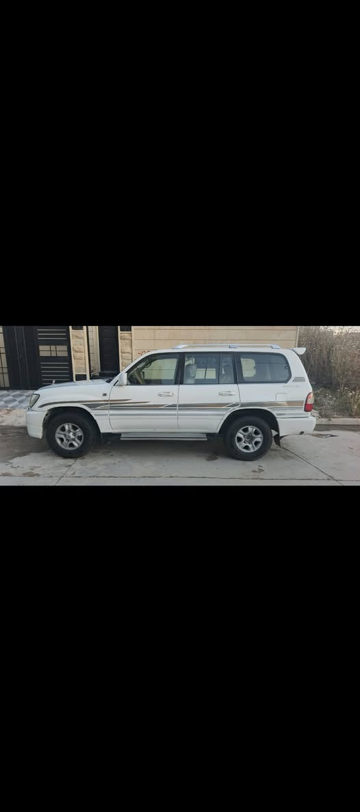 السلام عليكم 
تويوتا لندكروز مونيكا GXR 2001 محدث 2007 داخل وخارج محدث 
صبغ نص جاملغ امامي فقط شرط الباقي بدون صبغ على الفحص والسونار  بدون داخل وبدون لغود 
محرك وكير مكفول وما مفتوح 
سيارة بسمي اني الشرعي 
فحص وهزه وسنويه ورقم كلو جديد 
شرط الغرامات والتحويل 
منظومة غاز ايطاليه اصليه مو تركيه موصفات فول بدون سلايت 
السعر 145 وبيها مجال 
مكان السيارة موصل جانب الايسر *********** موصل, نينوى

