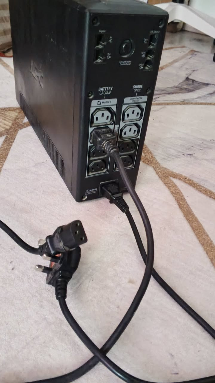 السلام عليكم 🌹
Ups من شركة apc
Offline SMART 900va
زمن تحويل صفري ما يفصل ابد من تطفه الكهرباء عندك
يشغلك حاسبة بلي اكبوكس شاشه بدون اي مشاكل وينطيك كهرباء مستقره
بطاريات جدد ما مستعملات من الوكاله مال apc ماخذهن
الups نضيف 💯 ما بي اي عطل ابد...
اذا المنافذ شفتهن ما تخدمك اكدر اشدلك سيار اني وتشد عليه ايشي تريد

السعر: 75 الف دينار 🔒 قفل ما بي مجال

عنوان: بغداد السريدات الجديدة وره صيطرة الشعب 
توصيل متوفر 🚚
للحجز خاص او واتساب:
***********
