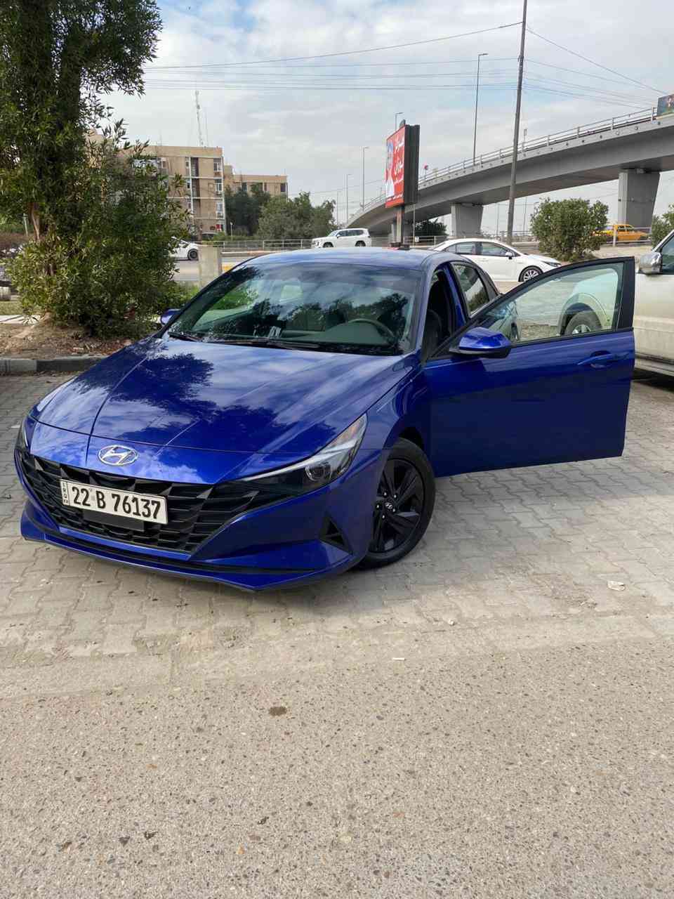 السلام عليكم
النترا ELANTRA 2021   
ازرق اللون حادثها باب وجاملغ خلفي جهة عكس السايق
وهنا بل عراق صار بيه طخه بل جنطه بدلته نفس لون
السياره ماشية 57 الف كم 
ايرباكات شركة ( مامفتوح 100/100) 

المواصفات  
١-بصمة تشغيل ابواب وصندوك بصمة .
٢- تشغيل عن بعد 
٣-محرك 2000 Doch دوش المرغوب
٤-كاميره خلفية دوارة.
٥-رادارات 360 درجة ( جانبي خلفي) .
٦-مانع التصادم الامامي والخلفي.
٧-تحكمات ستيرن 4 جهات فول
٩- ثلاث وضعيات قيادة (اقتصادي-سبورت-ذكي).
١٠- مثبت سرعة ذكي ( التحذير عند مغادرة المسار ).
اضواء ترحيب عند الاقتراب
لايت لد حاجب ابيض اصلي
نقطة عمياء.
تحديد مسار وقيادة الية والسياقة على خطوط الشارع في حال الاجتياز تنبهك.
مانع انزلاق نظام التركشن.
تبريد شاشة دبل فريز  منفصل ثلج.
فتح الصندوق الذكي عند الاقتراب.
مثبت سرعة ذكي ( التحذير عند مغادرة المسار ).
بعد بيها هواي مواصفات.
{ السيارة جديدة وجاهزة بدون أي مصرف.💯
عنواني بغداد زيونه
***********
السعر  145
