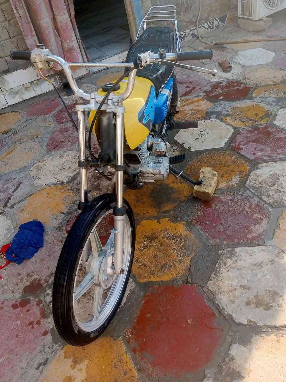 سلام عليكم للبيع دراجه بارت كلك السعر 250 وبيه مجال لشراي المكان ناصريه قضاء البطحاء  خاص مفتوح تصال ***********
