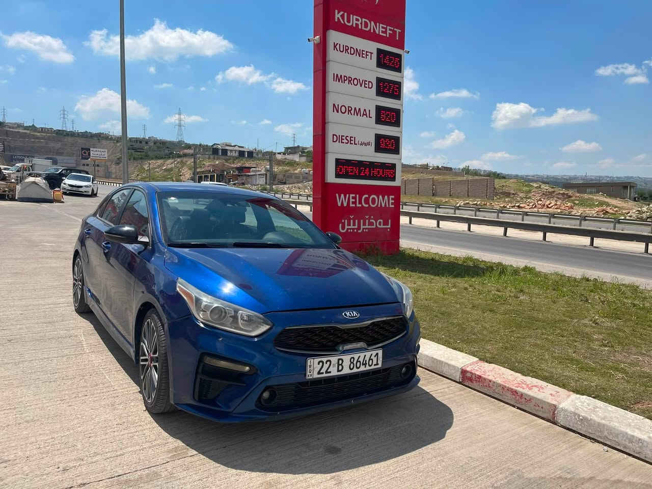 السلام عليكم
كيا فورتي kia forte 2021 GT 
فول مواصفات  (عدا السلايت ) 
السياره رقم اربيل الجديد تحويل او وكاله للمشتري 
 حادث البنيد مبدل فقط الباقي ليبل واحد
وبيه بارد بسيطه بالباب جانب سايق 
خشم قماره بارد بسيط 
السياره ماشية 63 mi
مواصفات  
مكينة 1600 تيربو  ورياضي 🚀
كير اوتوماتيك دبل كلج الماني (DCT) 

 بصمة تشغيل مع بصمة ابواب  
صندوق ذكي بصمة فتج تلقائي عند الاقتراب 
نظام الشاحن الاسلكي للموبايل 
كشنات جلد ومخمل مع وشم جي تي 
دوسات جانبية رياضي شركة  
دبل كزوز مع صوت رياضي جميل  
رادار امامي مع  تحديد المسار  
رادارات جانبية النقطة العمياء  
رادارات خلفية للتنبية عند الرجوع  
نظام القيادة القيادة الذكية 
 قطعتين تبريد في السيارة جهة السايق ول نفر وجهة خلفية  
نظام الوقوف الذاتي عند الاقتراب من مركبة  
3 انظمة قيادة ( ايكو .. سمارت.. سبورت) 
  مع لدات خلفية بك لايت 🤍 
ويل كب حجم ١٨ رياضي 🤍 
ستيرن رياضي حرف (D) 
شاشة كبيره
شاشة لعرض العطلات وقياس ضغط الاطارات  
السعررر 125
مكان السيارة /بغداد البلديات
الاستفسار 🔝🔝💣💣
موجود واتساب 
 
***********

🦅🦅🦅🦅
