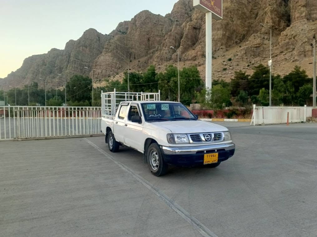 2001         65گةلا و معامةلة
گؤرينةوةش دةكةم بة كيا بار 
گير و مةكينة و ئةكسل بةشةرت 
تحويل و غرامه بةشةرت 
پاوةرة 
دوو تايةى پيشي لوكة 
تووند و تؤلى و كارةبايى بةشةرت
شوين رانيه 
***********
*********** رانية, السليمانية

