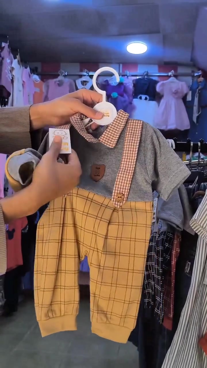 ✨ بـ 7000 بس 😍

🧸 أوفر بيبي مع قبعة 👒
قماش ناعم ومريح للطفل بكل حركة وراحة 💖

📏 الأعمار المتوفرة: (1 - 2 - 3) شهر

🎨 الألوان المتوفرة: 🤎 بيجي
💙 نيلي
❤️ أحمر

📍 العنوان: بابل - القاسم
شارع المقابل صيدلية كمال الجلبي
مقابل مجمع شموسة للحاجة ألف

🚚 يوجد توصيل لجميع المحافظات

#أزياء_البراعم
#ملابس_بيبي
#أوفر_بيبي
#بابل
#تخفيضات


**إذا كنت صاحب هذا الإعلان وتريد حذفه لأي سبب، رجاءا أرسل رسالة إلى الدعم الفني**