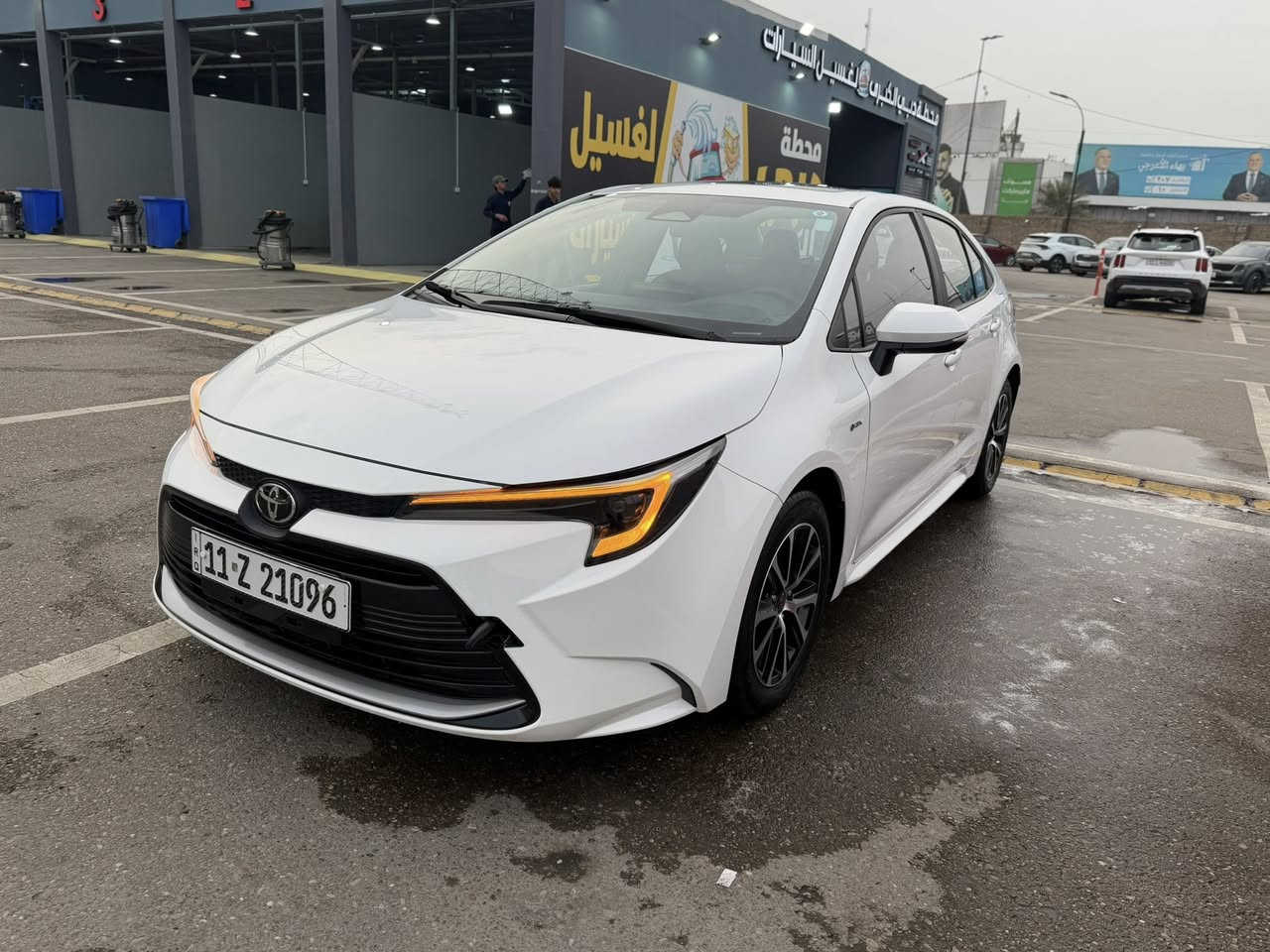 كورولا 2024
ماشية 15 الف رقم بغداد باسمي 
كفالة من الضربة والصبغ والبارد
كلش جديدة ونظيفة وممتعوبة 
وعلى ايد وحدة من الزيرو
بيهه رصعه خفيفة بالصندوك 
وبيهه اثر حالوب من المطر الاخير
رايدهه ب13,900$ قفل 
***********
