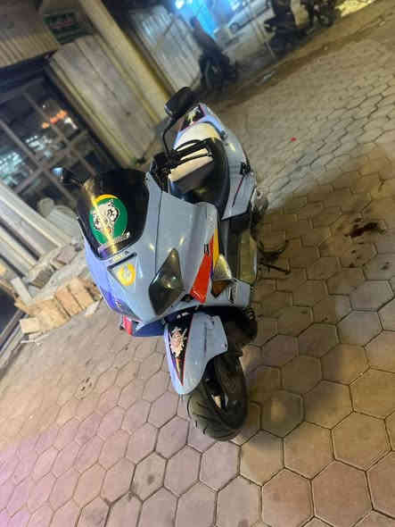 السلام عليكم شباب
فورزة 06 دراجة مجفتة تجيفيت جديد بعدهي علسحك 
دراجة حلوة ونضيفة بس ابيع كوم حديد مكاني بغداد المحمودية اتصل ***********
