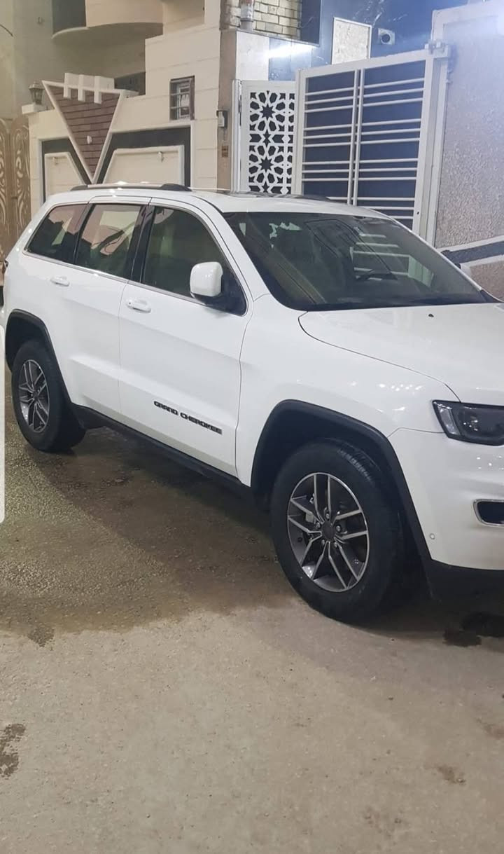 جيب لاريدو موديل ٢٠٢٠ خليجي مكفول كفالة عامة
فول موصفات .
فور ويل 
حساس أمامي وخلفي 
كامرة دوارة،  اشارة بالمري،  نقطة اجتياز بالمراه الجانبية، توقف ذاتي ، كشنات جلد كهربائية. وبقية الموصفات معروفة 
ماشية ٥٧ الف 
السعر ٢٦٠ 
للشراء الاتصال على الرقم *********** 
رقم بغداد مميز .
