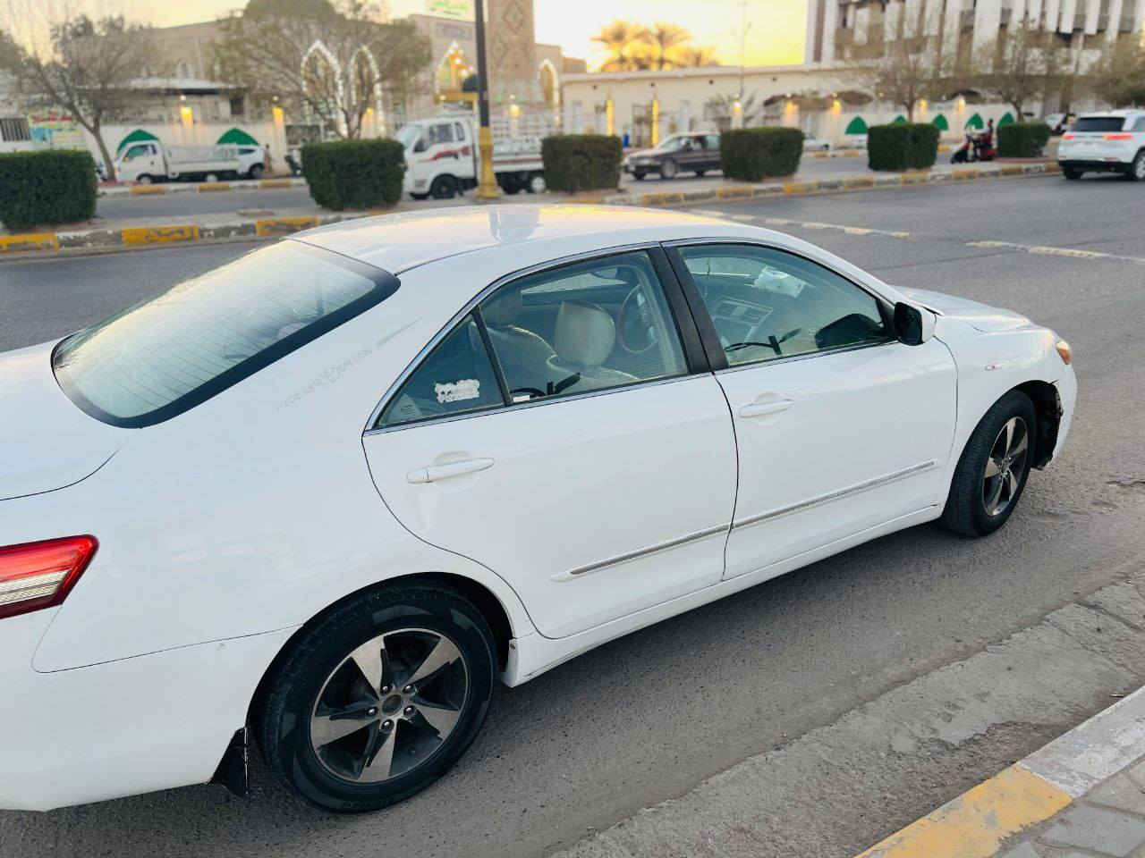 السلام عليكم.   للبيع كامري.    موديل 2007
رقم بغداد.    الماني .   تحويل مباشر. 

خليجي.   محرك. 2400.  
كير.   محرك. المحرك لا تبخير ولا تنقيص بشرط    
جاهزه من كلشي.   شرط الفحص
تخم تاير جديد
صبغ حزام.    جماليه.   ضرر جاملغ ايسر فقط بدون دواخل
امراوس فقط مع كورلا او النترا او نيسان صني او اي شي حسب الأتفاق 
مكاني..  الانبار . الخالديه  
اخون بدون بيع فقط امراوس
للأستفسار:
***********
