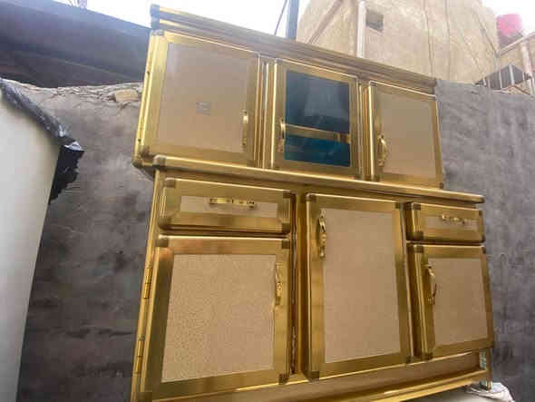 كاونتر ذهبي 3قطع سعره 250 بيه مجال حك جيه كاونتر ابو سنتك متر ونص سعره 175 بيه مجال ستخدام بيت ***********اتصل تدلل شط العرب
