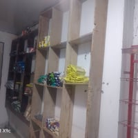 عندي عارضه البيع ٣٥٠ وبيه مجال  وسله مال اجباس ٢٠ وبيه مجال ورفوف خشب ...