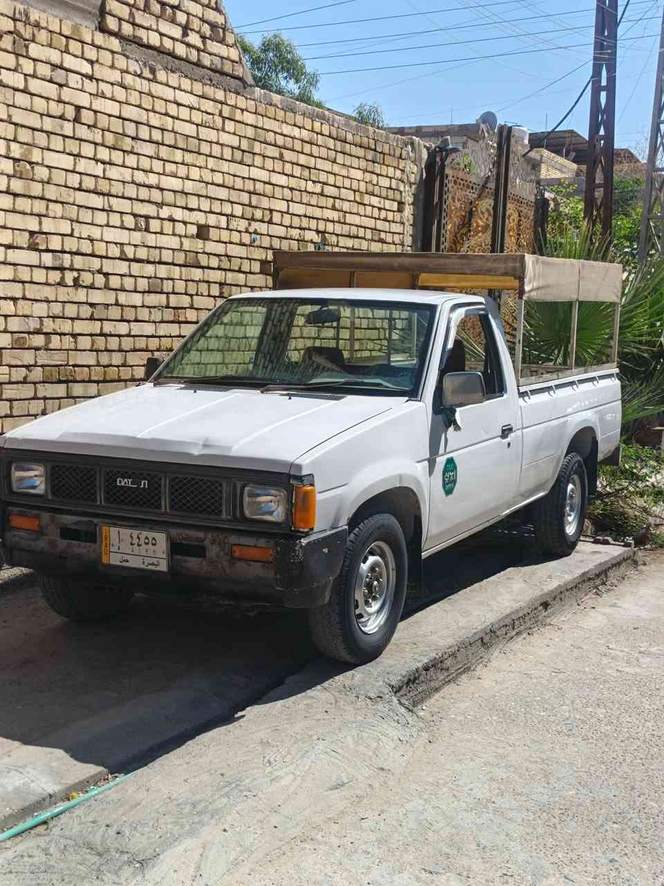 السلام عليكم بك اب نيسان للبيع 
محرك و كير تخم تاير جديد 
حداديه جديده 
العنوان البصره 
الاستفسار ***********
