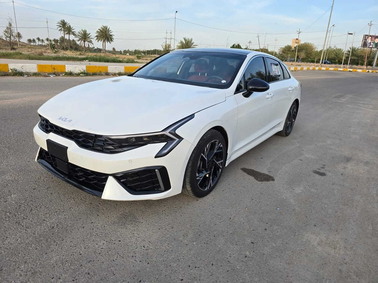 ‏ تحيه طيبه السلام عليكم ورحمة
كيا كي فايف (k5) جني لاين

الموديل 2025ورد امريكي 
المحرك : 2.500
العداد16 الف
دخول جديد 

 المواصفات
فتحة سقف(بانوراما)
دخول ذكي(بصمة) +تشغيل عن بعد
شاشة اصلية +كاميرا +
مقاعد تدفئة تبريد
مقاعد جلد+كهرباء
سايد بريك بصمة
اوتو هولد
محدد سرعة
فول تحكم ستيرن
درايف مود
مري كهرباء
 المواصفات فول
حادث كما موضح با السونار@

‭0783 169 0117‬

‭0772 896 6930‬@@
