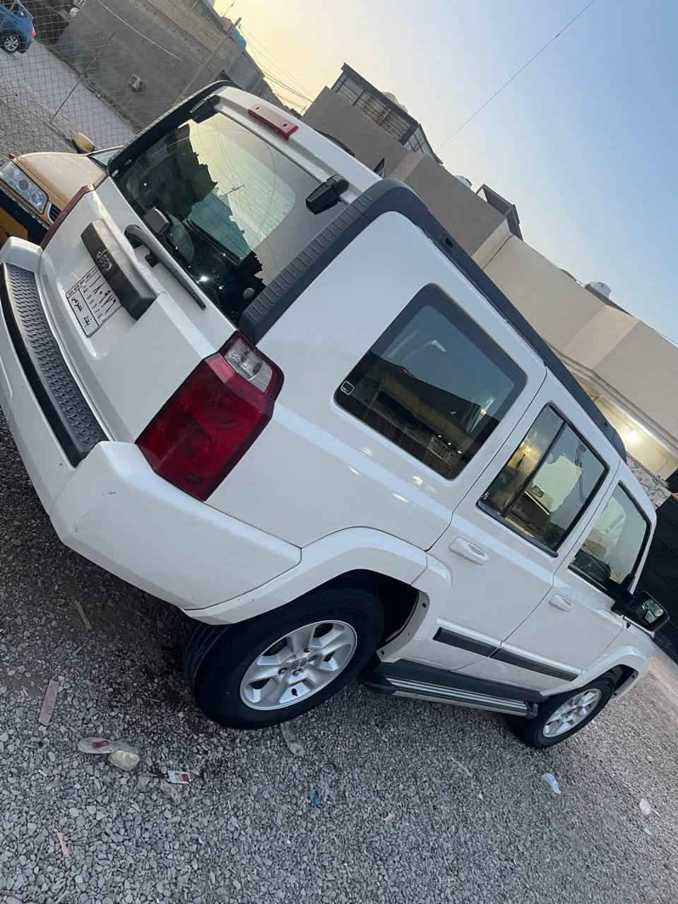 تحياتي الكم جيب كومندا البيع المديل 2008 السيارة نضيفه كلش عارضه ب  110هذا رقمي ***********
