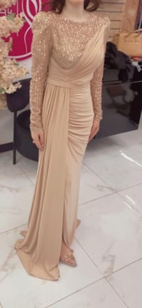 فستان مستعمل • توصيل لجميع المحافظات