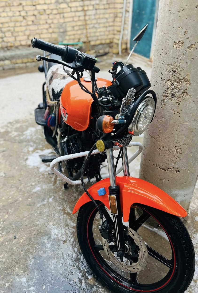 ‏ديوان موديل 22 طالعة بثلاثة وعشرين اوراق أصولي للبيع برغي ما مفتوح بيها    ***********
