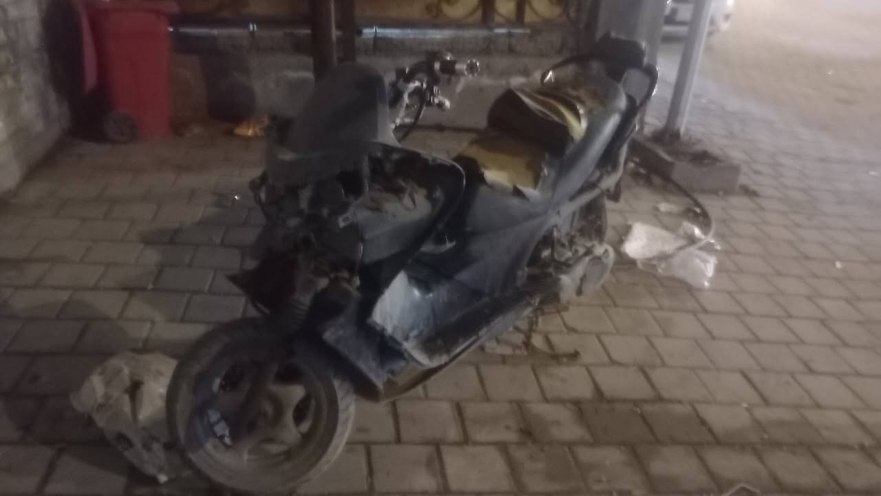 دراجه لبيع كوم حديد هيه شغاله بس كابريتر بس اني ابيع كوم حديد   *********** لسعر 50
