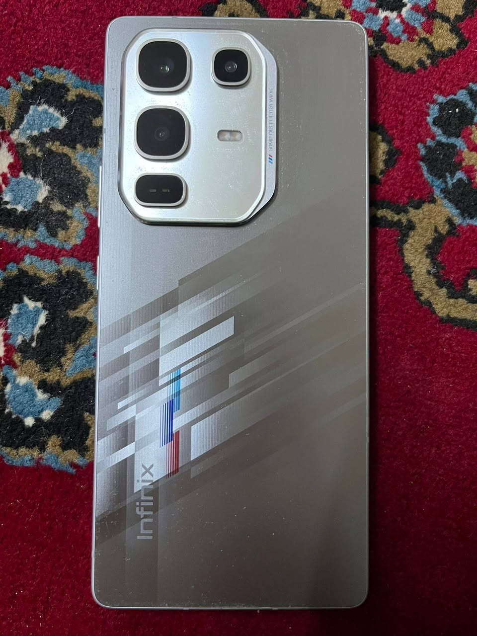 انفنكس نوت 50برو تلفون كلللش جديد مابي اي عيب كل اقراضه ويا شاحنه ممفتوحه وشاحنه لاسلكي سعر قفل ٢٥٠ الف ***********
