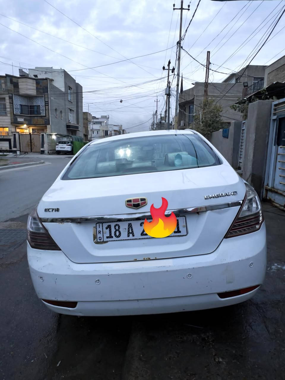 امكراند ٢٠١٣ للبيع
محور كير ومحرك كورولا ١٨٠٠ 

الهلالات الخلفية معمرة 

وبيها ضربه بالجاملغ الايمن الامامي ومعدل ع البارد ومكحل 

الرقم الانكليزي الجديد 

السنوية بأسمي لل٢٩ والهزة جديدة
السعر ٥٠ وبيها مجال 

مكاني بغداد الدورة 

للاتصال /***********
