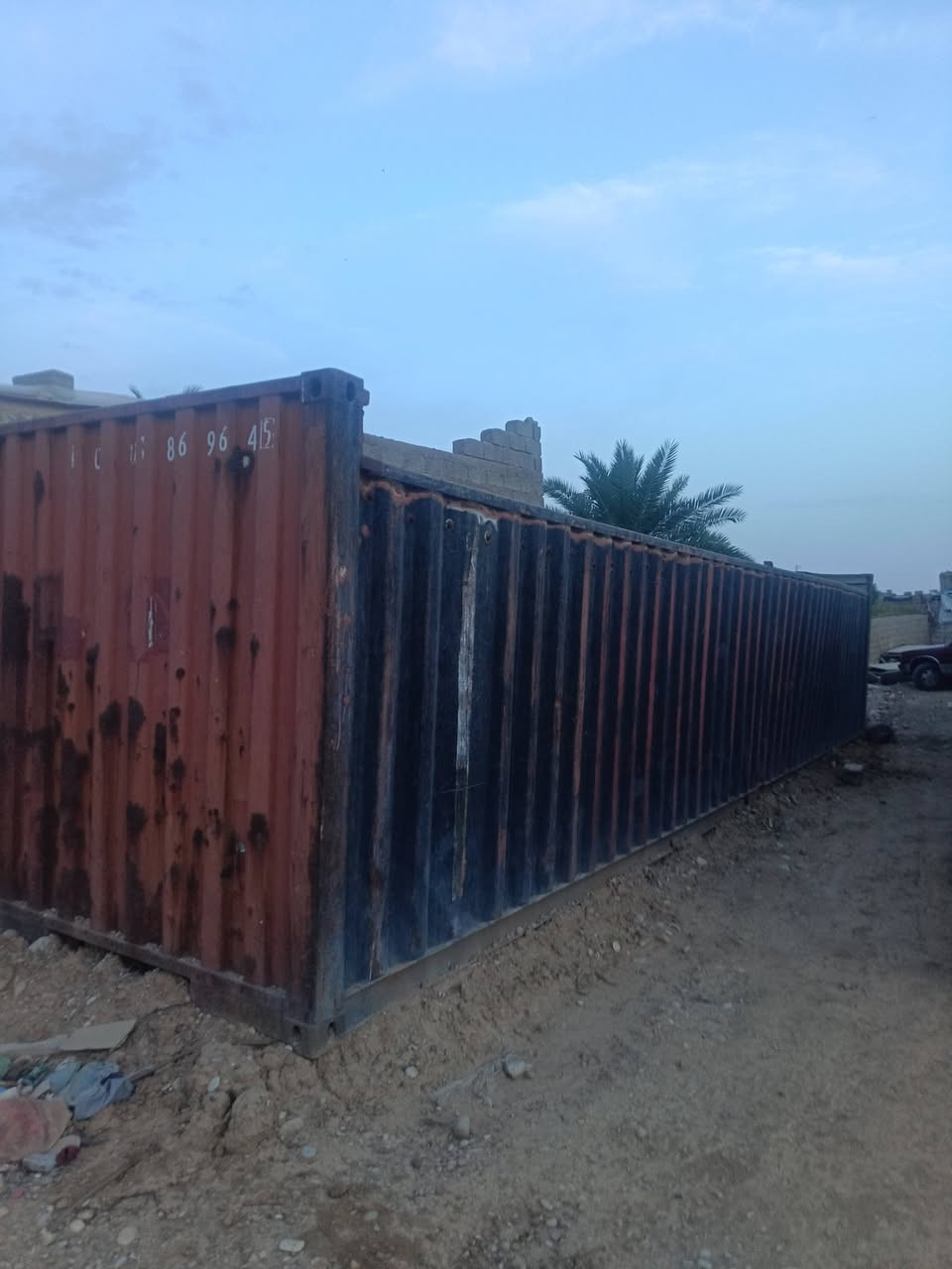 سلام عليكم حاويه للبيع ارتفاع 210سانتيم تشيل 55طن كامله السعر 22ورقه رقم الهاتف ***********
