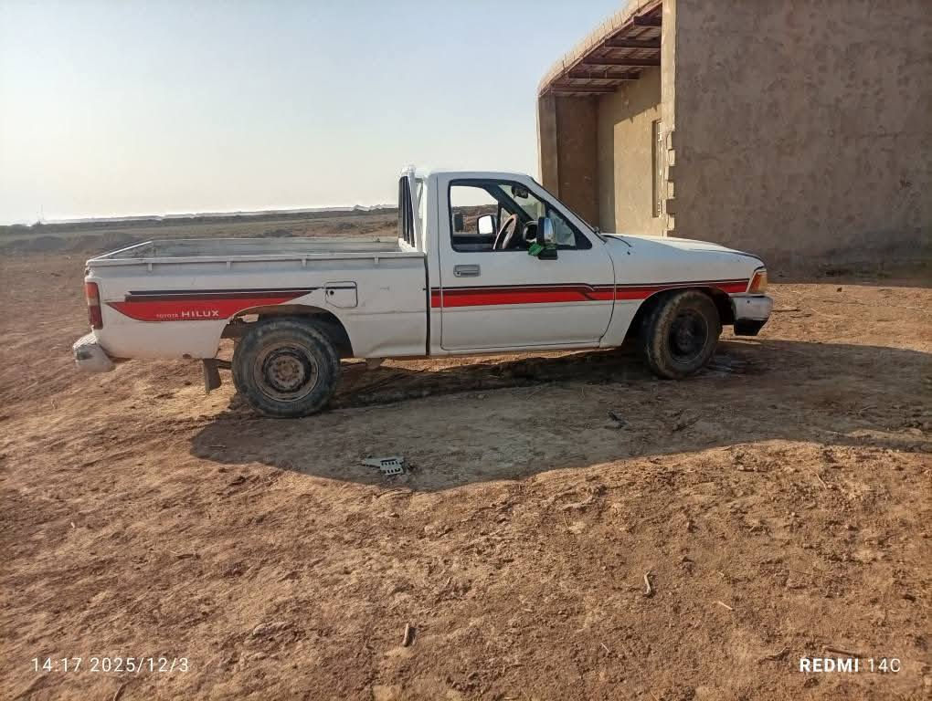 سلام عليكم  سياره بيكم للبيع موديل 89 محرك حاويه خمسه كير مابي كل شيء سياره نضيفه  ***********
