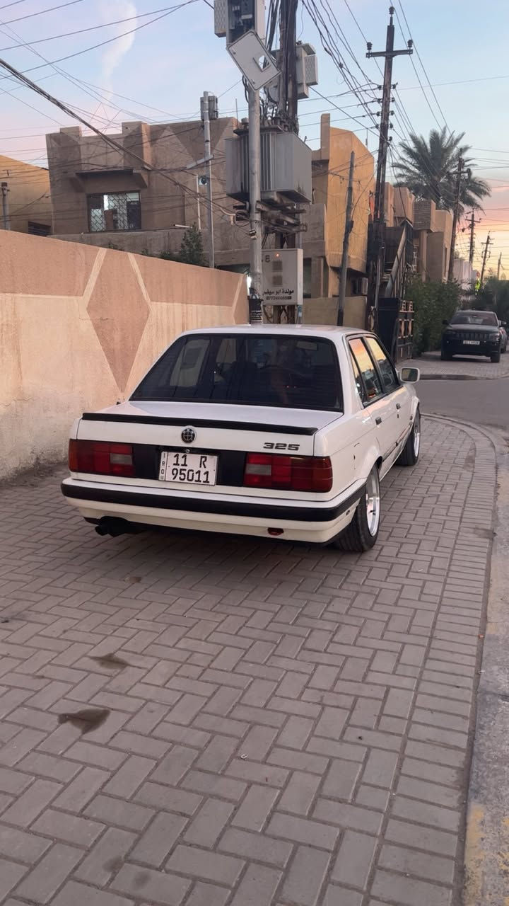 السلام عليكم
زعره موديل 88 مكينه 6 سلندر مفتوح مكينه حاويه 25 كير عادي رقم جديد  بغداد هزه جديده كهربائيات شغاله مهبطه السياره السياره نضيفه وسياره بيها سونار سعرها 54ورقه مكانها بغداد سيديه هـ ***********@
