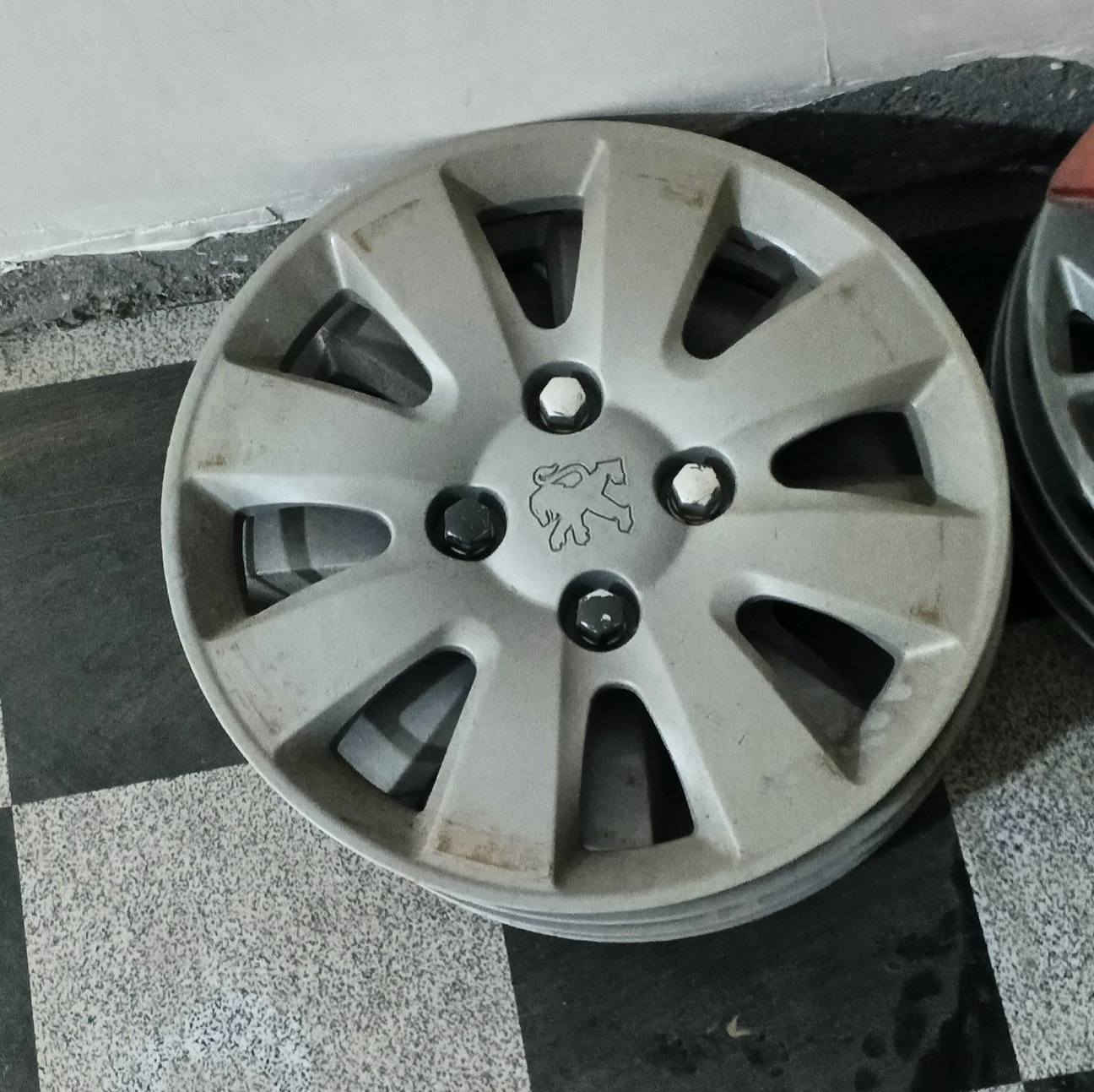 سلام عليكم 
كبات مال بيجوة لميس اصليات
سعرهن 30الف ***********
