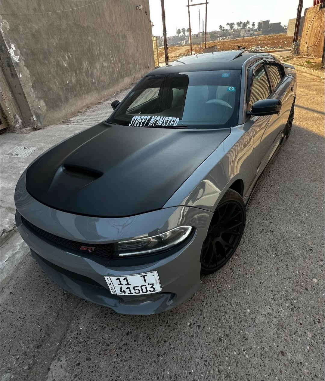 سلام عليكم للبيع او مراوس السعر ١٥٨ قفل
چارجر 2017 فول موصفات /١/ 
الموصفات معروفه🤍
رقم بغداد هزه ورقم جديد بيه السياره 
نصبته احلى ممن الصور 

(سياره تغير لون من رصاصي فضي إلى اسمنتي )مكفوله من الكص 

حادثه جاملغ خلفي 2C3CDXBG3GH173574وهاذ رقم الشاصي ودكه 

وهنا بل عراق بيه طخطخات قليله 

السياره (محرك_كير_لغد_شاصي ) كفاله ذن🤍

ماشيه ٨٩ المحرك بل جيس سياره كلش نضيفه 
مسويله ادامه للمحرك جديده 
تخم تاير نضيف كلش 
ويل جديد بيه اصلي 
*********** مكاني بغداد 
مراوس بجارجر غير لون او غير سياره
