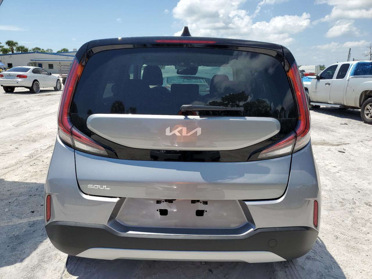 حاليا بالعقبه تباع كتاب شهداء 
او حره بدون تصليح 
 
كيا صول 2025 

ماشيه 700 ميل زيرو 

حادثه كما موضح بالصور 

4 ايام وتوصل العراق

لاستفسارات العامه 
‭0783 853 4606‬
او واتساب 
‭0783 216 0135‬
