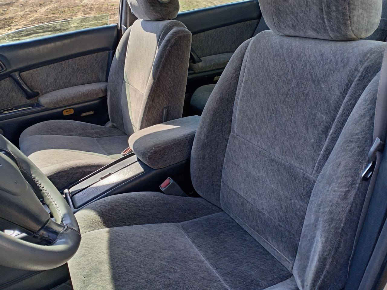 السلام عليكم ورحمة الله وبركاته 
سياره بطه للبيع موديل 1993متصل رقم واسط مشروع وطني تحويل تاني يوم السياره مكفوله من الشرعيات السياره موضحه بالصوره والفديو للعلم المالك من بغداد ويحول اي يوم اتريده  مكان السيارة واسط قضاء الموفقيه السعر 53  وبيه مجال للاتصال على الرقم ***********
