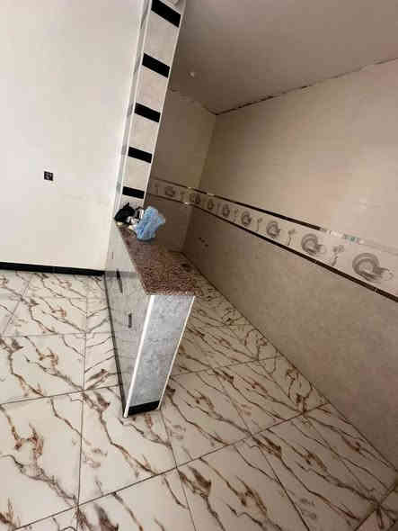 دار سكني زراعي مساحه 100م في منطقة البوفياض قرب حي المهندسين شارع الاسكان  الصناعي الحولي بناء حديث بلوك كهربائي  اعكاده يحتوي علئ غرفه واستقبال وصاله ومطبخ وصحيات  ، خدمات متوفره شارع 13م السعر 50 مليون  مع التفاوض للاستفسار 
*********** مكتب الكنز للعقار عنوان المكتب شارع المستشفى التركي السايد الواحد / مقابل جسر السريع
