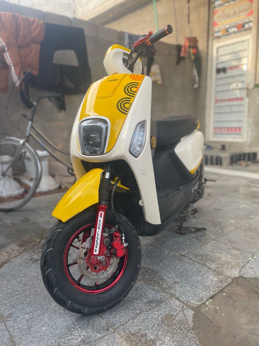 السلام عليكم ماكس بوليس كفاله صارله ٧ اشهر طالعه من المعرض  سعر ٧٠٠ وبيها مجال عنواني ابي الخصيب الباني