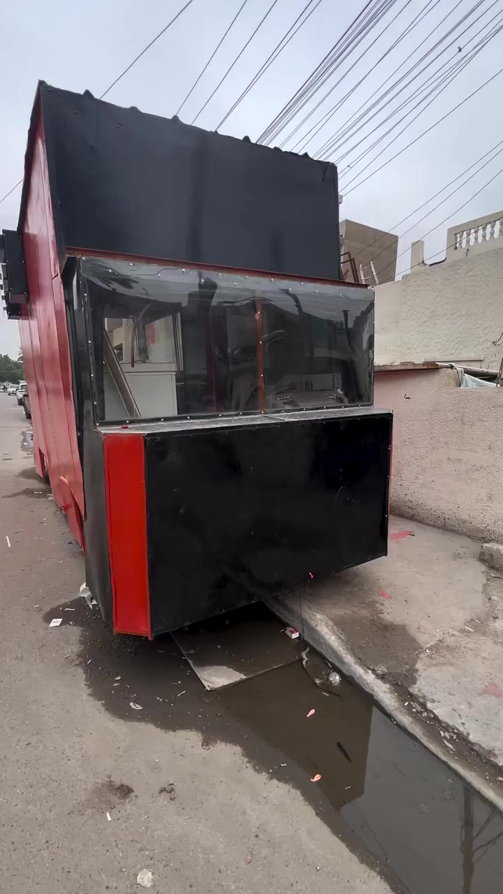 للبيع مطعم متنقل مع كافة محتوياتة الجديدة ولغير مستعملة مكاني بغداد الدورة للاستفسار على هذا رقم *********** السعر ٤٥ ورقة
