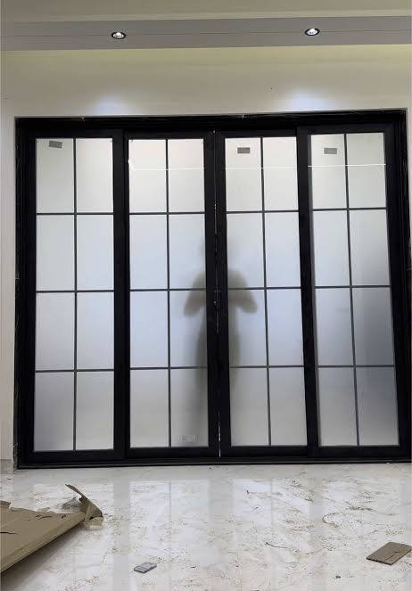 ***********
***********
