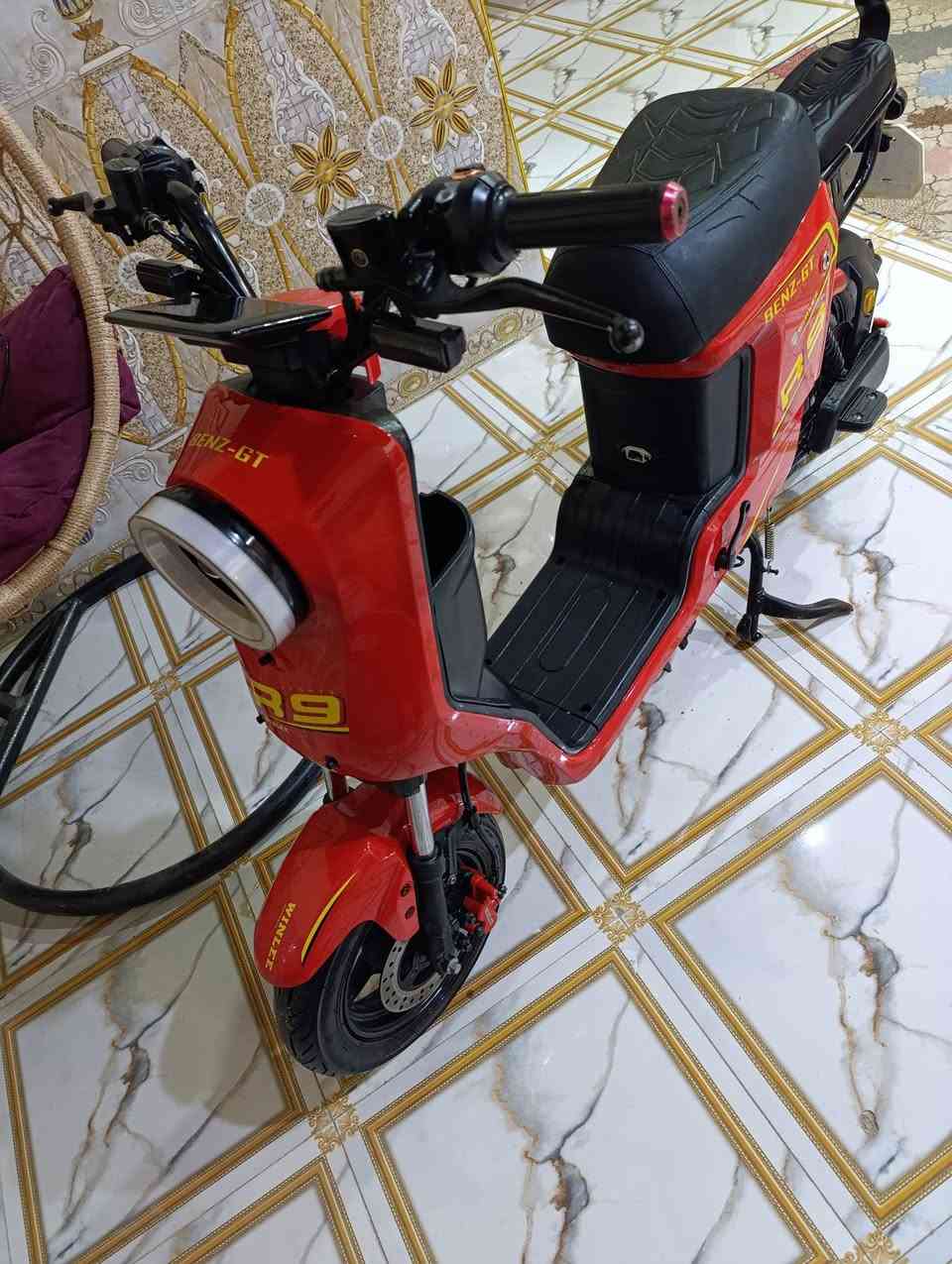 السلام عليكم دراجه شحن ار 9 ونلي نضيفه كلش زلق مابيها بطارياتها حجم 16 نص عمر مكاني بصره ابو الخصيب الشراي ايخابرني وبخدمته 
***********
