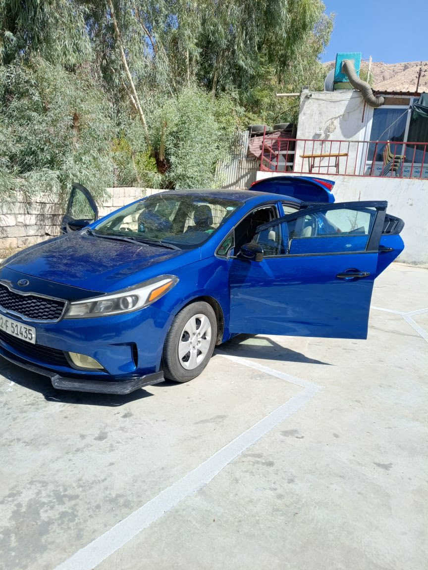 سلام عليكم من رخصة الادمن
فورتي 2017 
مواصفات عاديه 
محرك 2000 دوش
ماشيه 118
محرك كير خير من الله 
السياره اي نقص مابيه 
تخم تاير جديد 
مكاني الكاظمية السعر 125 وبيه مجال 
***********
