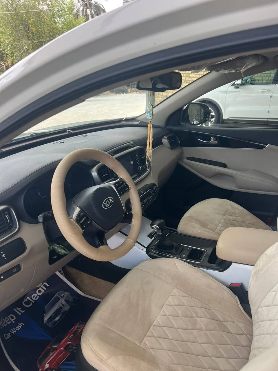 سورنتو مديل 2019 شركة دولية
محرك ( V6 ) سلندر 

صندوق كهرباء 

بصمة تشغل + بصمة ابواب

ثالث قطع تبريد

كراسي كهرباء فول تحكم

ممشى ( 100 الف )

حجم الويل 19

كامرة خلفية

حساس امامي خلفي

سيارة كفالة عامه ماعداء تبديل قطعتين بلاد و بارد بصندوق خلفي

العنوان المثنى -السماوه 

الاستفسار اتواصل :***********

