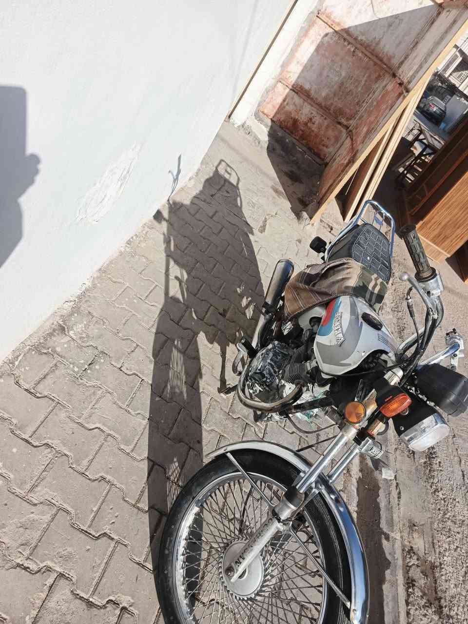 سلام عليكم  🏍  دراجه ربعه كير مودل 20 مكاتبت مكتب وراقه كامله شوفت عينكم  بيه نواقص بسيطه  الدراجه 300 وبيه مجال قليل  ال ما عدي خادمه


**إذا كنت صاحب هذا الإعلان وتريد حذفه لأي سبب، رجاءا أرسل رسالة إلى الدعم الفني**