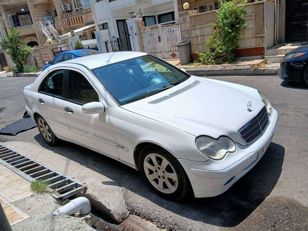 مارسيدس سي كلاس حجم ٣٢٠ فرخ غواصه مكينه وكير وتبريد جيدا جدا مكينه ٦سرندر بلادي أربيل, العراق


**إذا كنت صاحب هذا الإعلان وتريد حذفه لأي سبب، رجاءا أرسل رسالة إلى الدعم الفني**