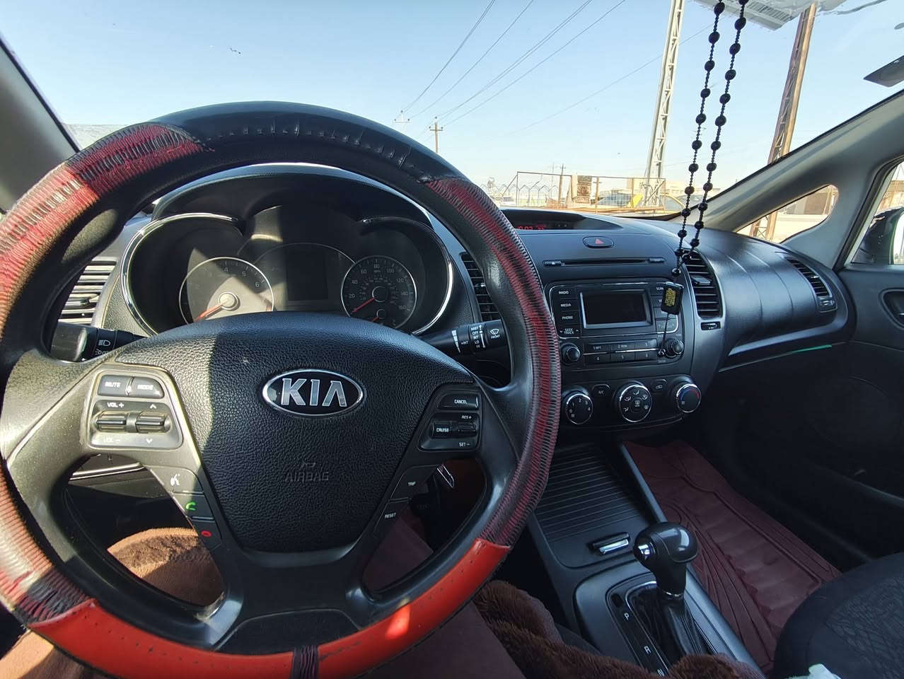 كيا فورتي 2015 للبيع فول ماعدا الفتحه كير ومكينه كفالة وأرد امريكي مكينه 2000 
رقم ذي قار بسمي تحويل مباشرالسعر115
***********
