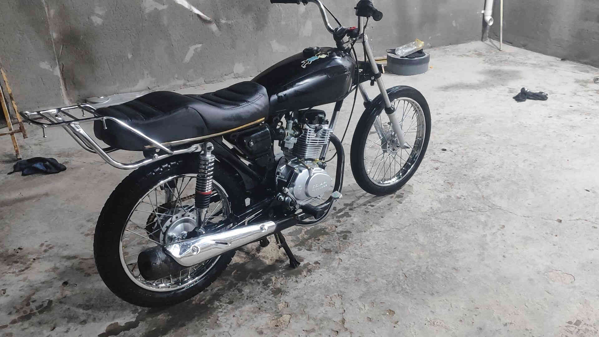 سلام عليكم دراجه اربعه كير للبيع كلك كلك تعمير محرك 25دراجه نضيفه لسعر 650وبيها مجال مكاني شيخ سعد لشراي يتصل‏‪0786 074 5034‬‏
