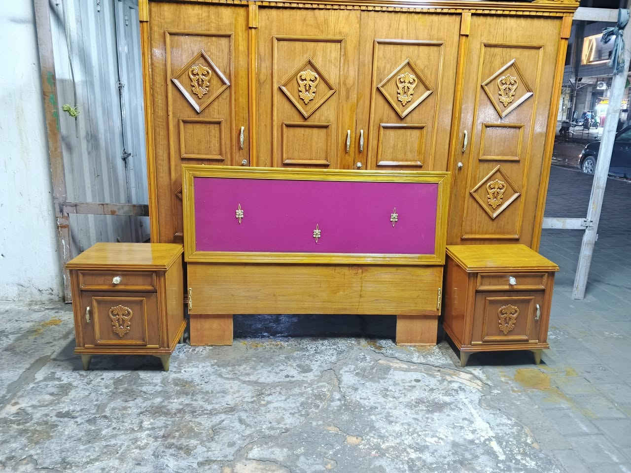 غرفة نوم مستخدمه انتيكه صاج داخل وخارج العنوان بغداد موبايل ***********لدينا خدمة توصيل بكروه
