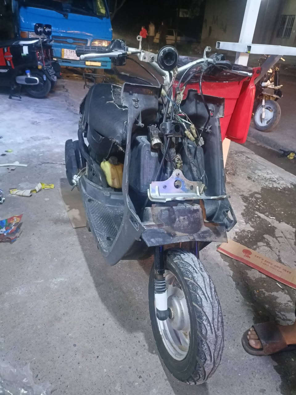 للبيع بزون
سلف شغال 
وايرمنيه كلها شغاله 
السعر 160
***********
