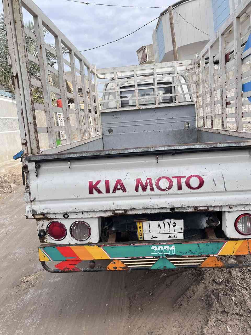 السلام عليكم كيه فحل 2004مكينه مفتوح والفحل مسكر مكينه وأكسل وكير وحداديه وتحويره تايرات 14 السعر 80 وبيهه مجال رقم راعيهه ***********
