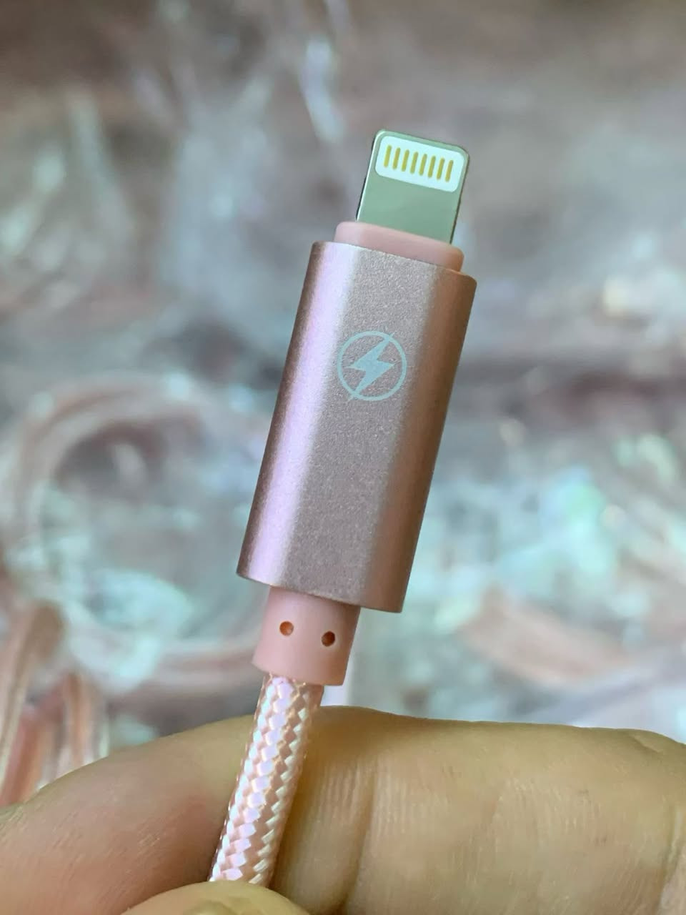 27W PD iPhone Fast Charging Data Cable 
Small qty remaining!

#cnwlinks #cnwlink #stock #cable #PDcable #fastchargingcable


**إذا كنت صاحب هذا الإعلان وتريد حذفه لأي سبب، رجاءا أرسل رسالة إلى الدعم الفني**