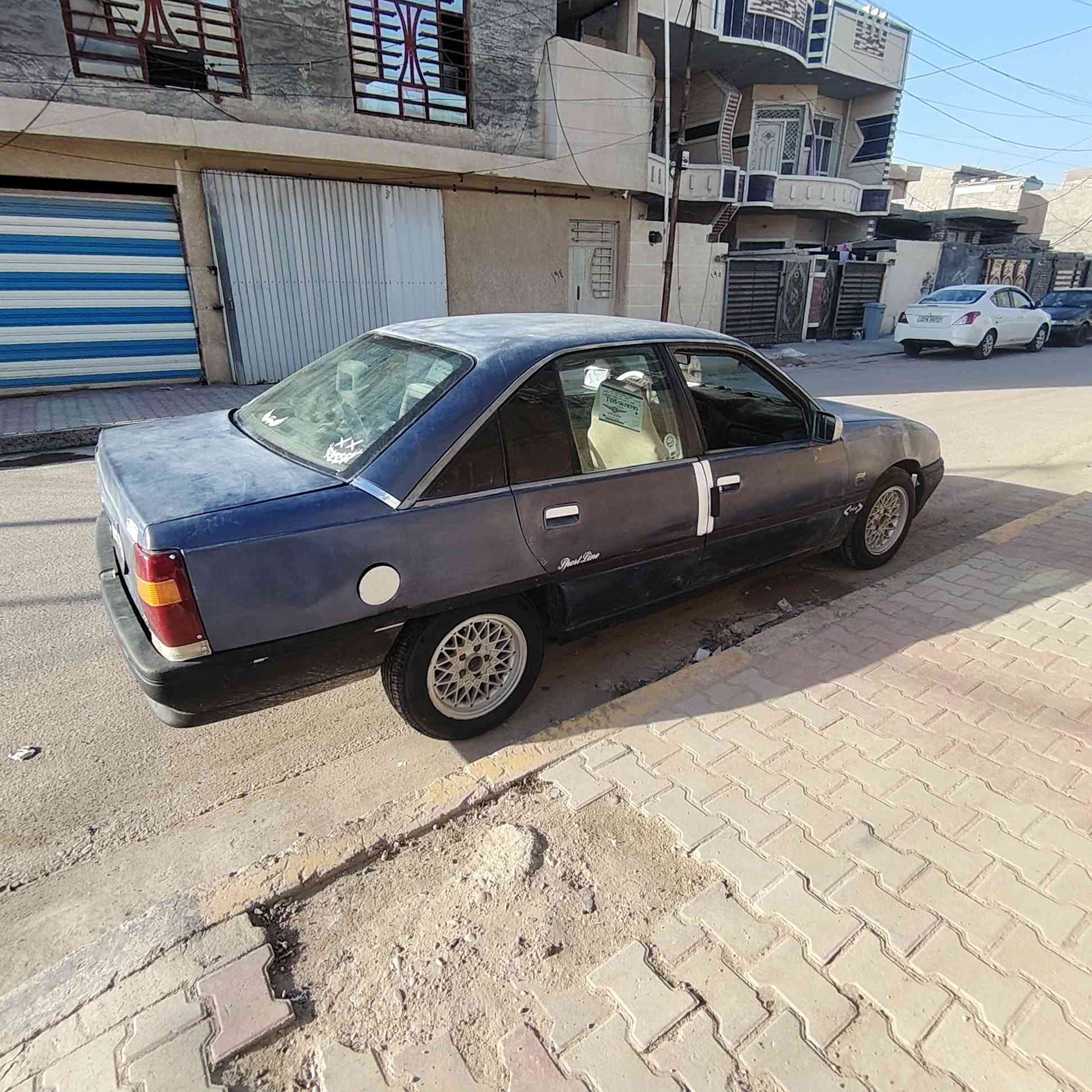 سياره اوبل موديل 1987 سياره جهازه كير بكينه ماناقصه شي قرفته نضيفه سعره 18 ،لبكان ابو غريب ابو منيصير ***********//***********
